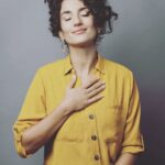 Mafalda Matos Instagram – Gratitude 🤍
We’re trusting the process.
We honour our heart.
We have the courage to make different choices.
We embrace the new.
2023 is coming with a sweet and light energy…
🤍