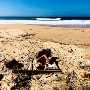 Mafalda Matos Instagram - Sunlover 🫶🌞
.
.
.
#sunlover #lostplaces #beach #nakedplanet #magic #paradise