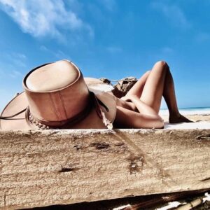 Mafalda Matos Instagram - Sunlover 🫶🌞
.
.
.
#sunlover #lostplaces #beach #nakedplanet #magic #paradise