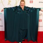 Magda Szubanski Instagram - Looks like there’s another teal independent in town!! I’M JOKING!! #logies #goldcoast @channel9 @channel9style @thestargoldcoast