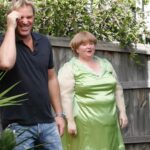 Magda Szubanski Instagram - Rick McKenna just sent me these gorgeous behind the scenes pics. Shane was so sweet. God we had fun. They are gonna post some other lovely BTS pics with Gina Jane Glenn and Peter over at @kathandkim ❤️💔🙏 #shanewarne #legend #kathandkim #cricket #sharonstrzelecki #megafan