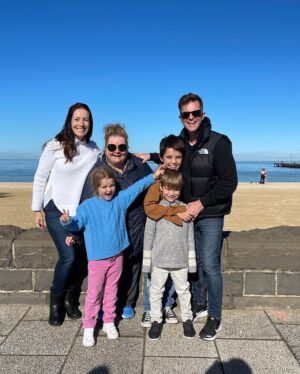 Magda Szubanski Instagram - Time with this gorgeous family is always the best time. I so treasure my conversations with @davidcampbell73 @lisaluckiest Two of the smartest people I know
Love you so much Betty, Billy, Leo
#family #chosenfamily #beach #pier #melbourne 
Ps I totally ripped off your b&w post of this pic!! 😈 😂😘❤️💕💖