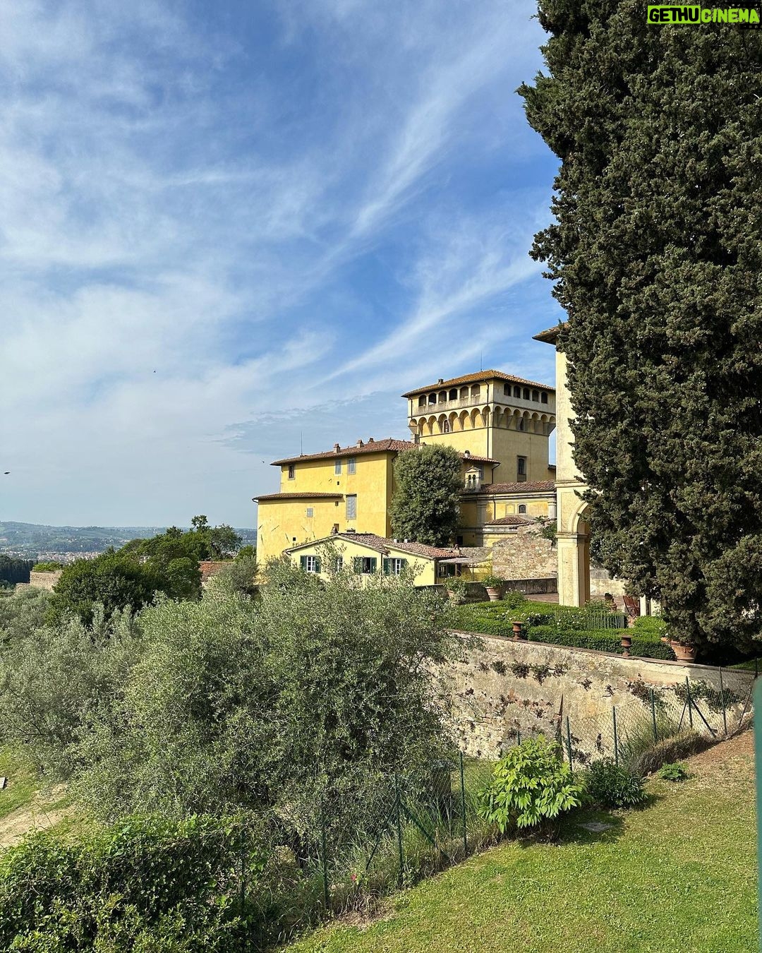 Magda Szubanski Instagram - Birds and bells and bees. Agriturismo in Italia Please enjoy 🐦⬛🔔🐝❤️🇮🇹