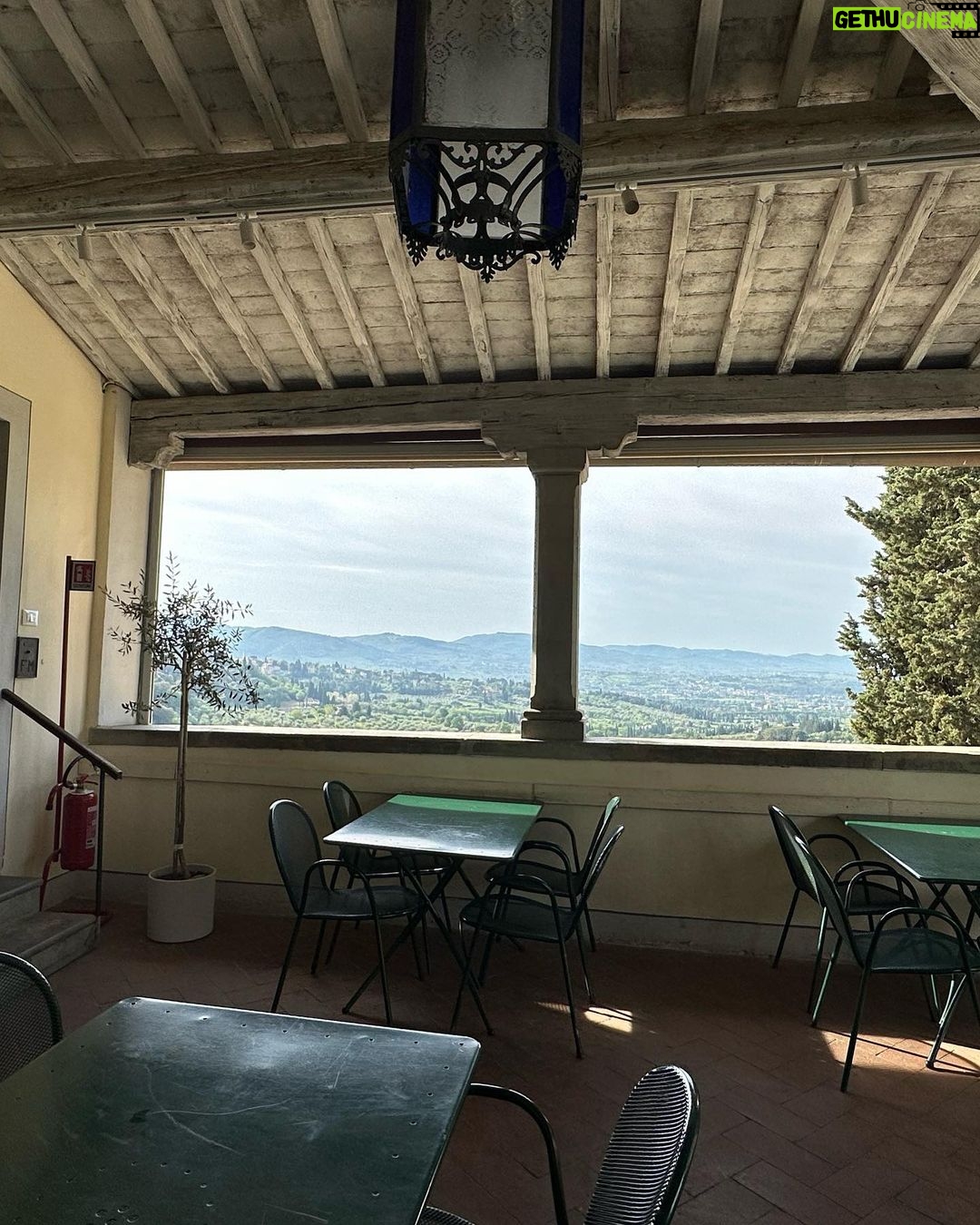 Magda Szubanski Instagram - Birds and bells and bees. Agriturismo in Italia Please enjoy 🐦⬛🔔🐝❤️🇮🇹