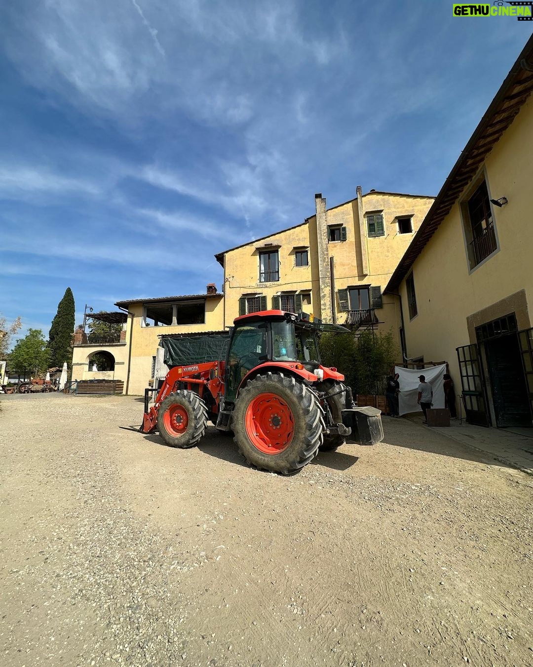Magda Szubanski Instagram - Birds and bells and bees. Agriturismo in Italia Please enjoy 🐦⬛🔔🐝❤️🇮🇹