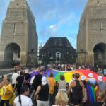 Magda Szubanski Instagram - 🏳️‍🌈🌈💕What an amazing day with my goddaughter #Betty @lisaluckiest and friends !!! So proud of our community and what we have achieved. As @brunswickett said, we dedicate this walk to those in other countries who are not free or safe to live their lives openly - let alone March with #pride #worldpride #pridemonth #pride🌈 Thanks for your support and leadership @albomp @senatorpennywong Sydney, Australia
