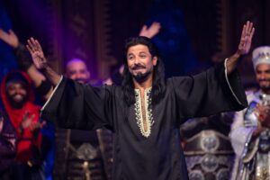 Magdy El Hawary Instagram - الحمدلله والشكرلله علي نعمة التوفيق والنجاح 🙏🤗💪👏
#ياما_في_الجراب_يا_حاوي🎭 
#cairoshow 
#مجدي_الهواري
