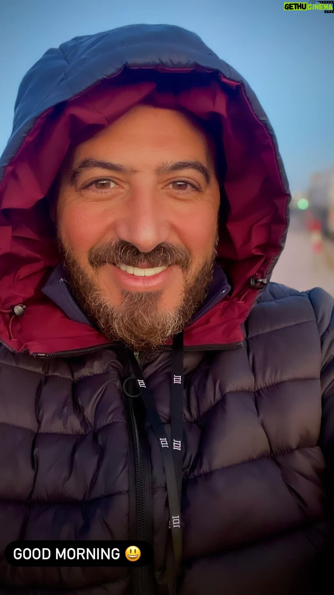 Magdy El Hawary Instagram - الي #حُميثرة أنــْـتــُـمْ حـَــيـَــاتِــي فــَإنْ شـــاهَــدْتـكـُـمْ حَـــضـَـرَتْ و إن حُـجــِـبْــتــُـمْ تــَغِــيــبُ الــرُّوحُ عَــنْ جَــسَـــدِي لا غــَـــيــَّـــبَ اللهُ عـَـــنــِّـي وَجـْــهــَــكــُــمْ أبــَــــــداً حـَـتــى يـَـطِــيــبَ بــكـُـمْ عَــيْــشِـــي إلـــي الأبــَـــــدِ