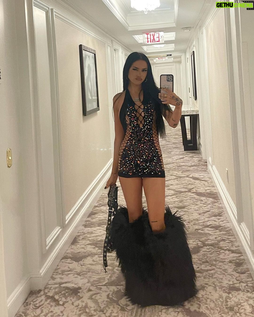 Maggie Lindemann Instagram - blaaaooowwblinnngggg! New York, New York