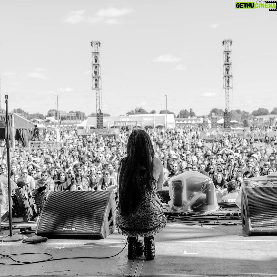 Maggie Lindemann Instagram - thank u @louderthanlifefest for having me but more importantly thank u for having evanescence 🫶🏻 Louisville, Kentucky