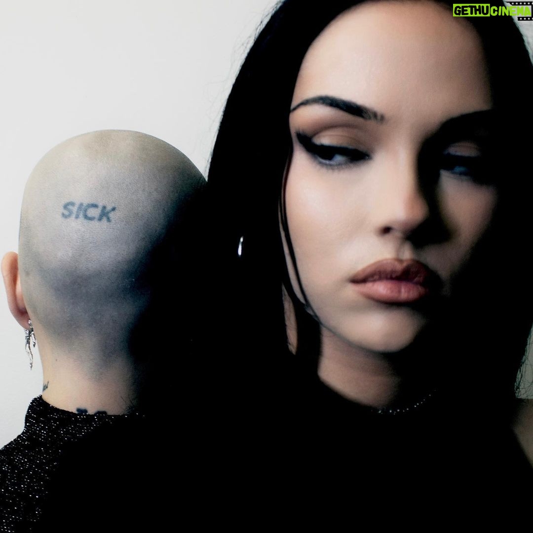 Maggie Lindemann Instagram - deprecating. @siiickbrain. 10/13. link in bio 🕷️
