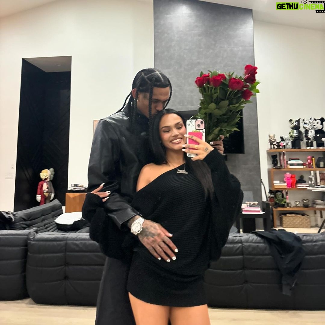 Maggie Lindemann Instagram - every day is valentine’s day đŸ–¤