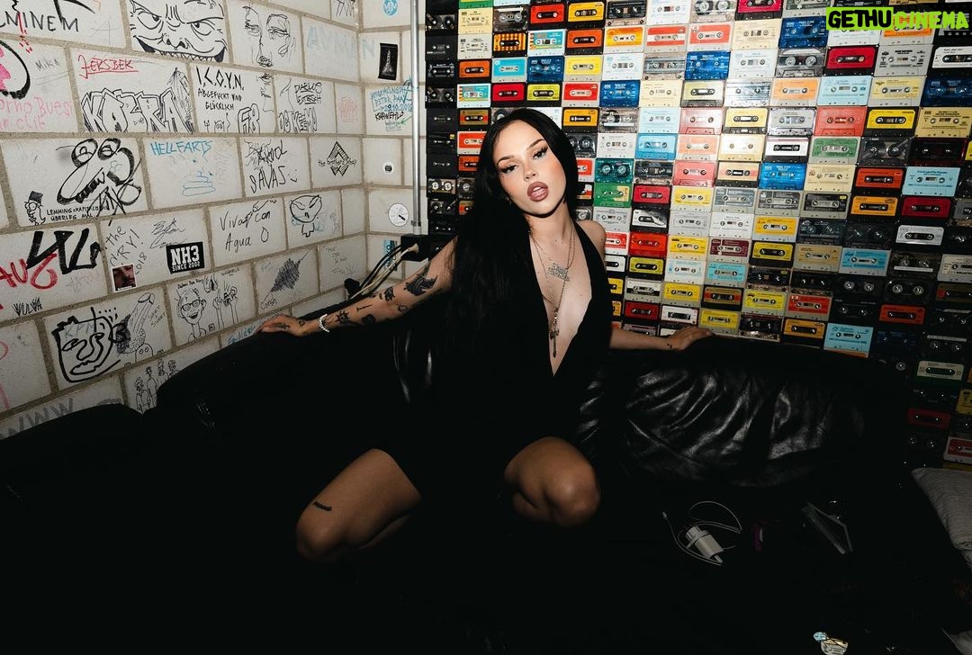Maggie Lindemann Instagram - PARTYROCK!