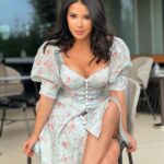 Maguy Bou Ghosn Instagram - Vacation mode on 🤍✨ 👗 @hhart.uae Make up @dianaahmadmakeupartist Hair @haissam.najjar #MaguyBouGhosn | #ماغي_بو_غصن Beirut, Lebanon