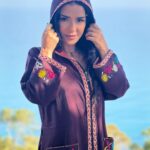 Maguy Bou Ghosn Instagram - كتير حب لـ #تونس وأهل تونس 🇹🇳 واستقبالهن واهتمامهن وجمال هالبلد وجمال الزيّ التونسي التقليدي.. استمتعت كتير بتصوير جزء من #للموت٣ فيها.. كانت تجربة ممتعة ♥️ الحلقة الثالثة الليلة نار.. جاهزين؟🔥😉 #ماغي_بو_غصن | #MaguyBouGhosn