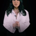 Maguy Bou Ghosn Instagram - يسرّنا التعاون مع الممثلة #ماغي_بو_غصن كسفيرة إعلامية لجمعية #حماية لننشر سوا الوعي حول ظاهرة العنف ضدّ الأطفال بكافة أشكاله. منعرف قدي التحديات بمجتمعاتنا كتيرة والظروف صعبة بس بتضامنّنا منقدر نحمي أطفالنا ونقدّم للأهل الدعم اللازم لرعاية أطفالهم. كتير مهم لما نشهد على عنف ضد طفل نتدخل بشكل آمن وبأقل ضرر ممكن. سلامة الأطفال قضيتنا ومهمتنا.. #حماية حدكن دايماً ما تترددوا تطلبوا مساعدتنا.. 009613414964 We are delighted to collaborate with actress Maguy Bou Ghosn as #himaya’s Media Ambassador to raise awareness about the prevalence of child abuse in all of its forms. We understand the challenging conditions and circumstances our society is passing through, however by uniting our efforts we will succeed in protecting our children, and offering parents the necessary support to care for them. When we witness violence against a child, it is very important that we intervene safely and with the least possible harm. Children’s safety is our mission and our purpose, do not hesitate to seek help from #himaya 009613414964