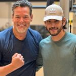 Mahesh Babu Instagram – When you get to train with your doctor 🙌😁

@drharrykoenig @brenners_medical_care @thelegend_badenbaden #movementismedicine