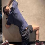 Mahesh Babu Instagram - The super stretch!! 😎😎😎 opens the hips, spinal column and shoulders at the same time 🙌 Movement is medicine. @matthewsheath @hm_heathmatthewsphysio @luke_coutinho @minash.gabriel