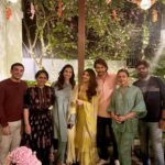 Mahesh Babu Instagram – Happy Sankranthi 

Blockbuster celebrations 💥💥💥
#GunturKaaram

@namratashirodkar @sreeleela14 @meenakshichaudhary006 @nagavamsi19 #DilRaju