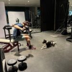 Mahesh Babu Instagram – No rest days!! When you have the cutest trainer counting your reps!! 🐶