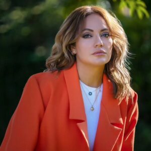 Mahnaz Afshar Instagram - 🧡

اگر به خانه من آمدی برای من ای مهربان چراغ
بياور
و يك دريچه كه از آن به ازدحام كوچه خوشبخت بنگرم
#فروغ_فرخزاد