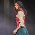 Mahnaz Afshar Instagram - #تاتر برای من یعنی درمان و عشق بازی روح و جان بازیگر به یاد نانسی عزیزم در #الیور_توئیست One of my best acting experiences in the #Theater was playing #Nancy in the #olivertwist #musically