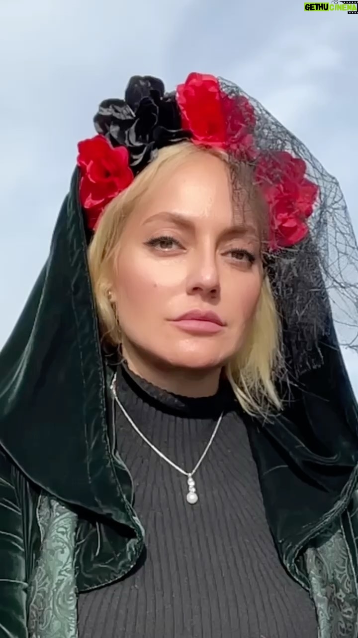 Mahnaz Afshar Instagram - 🧛♀️ نگاه آلود #funny #halloween