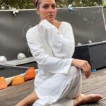 Mahnaz Afshar Instagram - 💚🤍❤️ 🕊 گاهی برای معمولی‌ترین و ساده ترین و صادق‌ترین خنده‌ها و شادیهای فردی و اجتماعی قدیمی دلتنگ میشی. برای همه آنچه که وقتی داشتیش لحظه‌ای به نداشتنش فکر نمیکردی! باید دوباره ساخت دوباره تازه شد #thankful #life #grateful