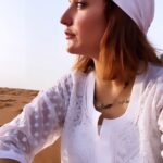 Mahnaz Afshar Instagram - 🧚‍♀️زندگی من همیشه همین بوده! به وقتش حتی وقتی آماده هم نبودم از هر وابستگی و از هر دلبستگی‌ جدا شدم یا دل کندم. بابتش حتی گاهی غصه خوردم و درد کشیدم. ولی دوباره متولد شدم و تازه تر از قبل بلند شدم و حرکت کردم💙 هرچند وقت به چندوقت باید دوباره متولد شد تا برای خودت و برای آفرینش و هستی تکراری نشی! هیچی همیشگی و ماندگار نیست پس باید ساخت و تازه شد. You have to love yourself and heal its wounds and then hug it until it is born stronger and newer than before. #rebirth #knowyourworth