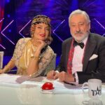 Mahnaz Afshar Instagram - «اقای صدا» من با ترانه‌های شما زندگی کردم، عاشقی کردم و در کنار همه اینها باید بگم افتخار نشستن در کنار شما تا ابد در قلب من محفوظ خواهد ماند ابی عزیز شما هنرمند بزرگ و متواضعی هستید که از شما بسیار انسانیت و مهربانی آموختم تولدتون مبارک💙 Happy Birthday to one of the most popular singers of Iran @ebi 🌟