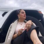 Mahnaz Afshar Instagram - 🔵🧚🏼‍♀️💙 گاهی خیره میشم به دلتنگی‌ها به رویاها و به آرزوهام و در ذهنم همشون رو میبوسم مرتبشون میکنم و تلاش میکنم و آماده میشم تا برسه به وقت رسیدن 😌 soul has gifted you with the ability to feel love, to see beauty and to enjoy life. That is your natural state of being. #dream #wish #bestrong #makeover #mahmazafshar #actress #iran