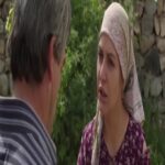 Mahnaz Afshar Instagram - ✋ فیلم سینمایی معلم ساخته کشور دوست تاجیکستان باهم و در کنار هم "زن و مرد" باید در مقابل خشونت ایستاد۔ هیچ دین و عرف و رسمی اجازه ظلم و خشونت به هیچکس و هیچ زنی رو نداره۔ One of the movies I played was about a woman who fought for her rights and stood up against violence. From #tajikistan International Day for the Elimination of Violence against Women. #notoviolenceagainstwomen #violenceagainstwomen #25novembre