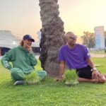 Mahnaz Afshar Instagram - خیلی تلاش کردیم مراسم رو جدی برگزار کنیم 👮🏼😉 سیزده به در غم‌ها در به در🌿🙏🏻 #nowruz #سیزده_به_در 🌿
