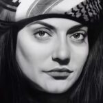 Mahnaz Afshar Instagram - هنوز هم بعد بیش از ۲۰ سال بابت هر عشقی که به من میدید همچنان قلب من رو باز گرم و پر طپش میکنید. گاهی فکر میکنم چقدر خداوند به من لطف داشته‌، هنوز که نزدیک به سه دهه میشه با همه بالا و پایین‌ها همچنان عشق و حمایت شماهارو‌ با خودم دارم . قدرشناس همتون هستم و سعی میکنم بهترین خودم برای خودم و شماها باشم I just wanted to say thank you to all of you for being with me, loving me, and supporting me through all the ups and downs. Thanks for all the support over the 20 years Love you all @about__azii 🙏🏻💙