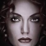 Mahnaz Afshar Instagram - بسیار ممنونم از تبریک و مهر همتون و خدارو شکر میکنم از داشتن خانواده نازنینم، همکاران خوبم، دوستان نازنینم، همراهان و طرفداران مهربونم و شما مردم نازنین💙 Many thanks to all of you, my family, friends, colleges and fans for all of your kind words and supports. I really appreciated it. I feel blessed 💙 Edit by @lilibaratii 🦋