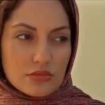Mahnaz Afshar Instagram - 😌🕊دست کبوترای عشق واسه کی دونه بپاشه عشق یعنی حالت خوب باشه🔵 #فیلم_پل_چوبی #مهدی_کرم_پور #مهران_مدیری #بهرام_رادان #مهنازافشار #خاطره #drama #movies #mahnaz_afshar #memories