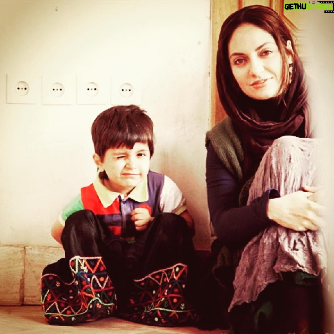 Mahnaz Afshar Instagram - چشمکت رو قربون 😉 #ابیانه #مهنازافشار #خاطره #mahnazafshar #actress #lovlychildren #memories