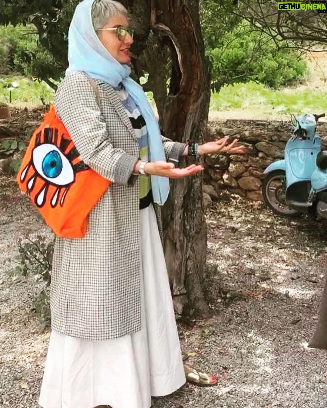 Mahnaz Afshar Instagram - بس که مهربانی... با خود و جهان در صلحی ❣️😌 #bahramj #mahnazafshar
