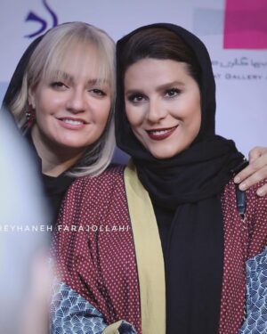 Mahnaz Afshar Instagram - من و سحر امشب
اکران مردمی فیلم سینمایی دلم میخواد برقصم
فیلم سینمایی 
جناب اقای فرمان آرا
ممنون که از سینما مستقل حمایت میکنین 🔵🌹