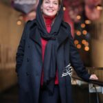 Mahnaz Afshar Instagram - امشب، برنامه ۳۵ آقای جیرانی عزیز ....آرزو کردم همه بچه های این سرزمین روزهای بهتری از روزهای نسل من را ببیند🙏🏻🌹
