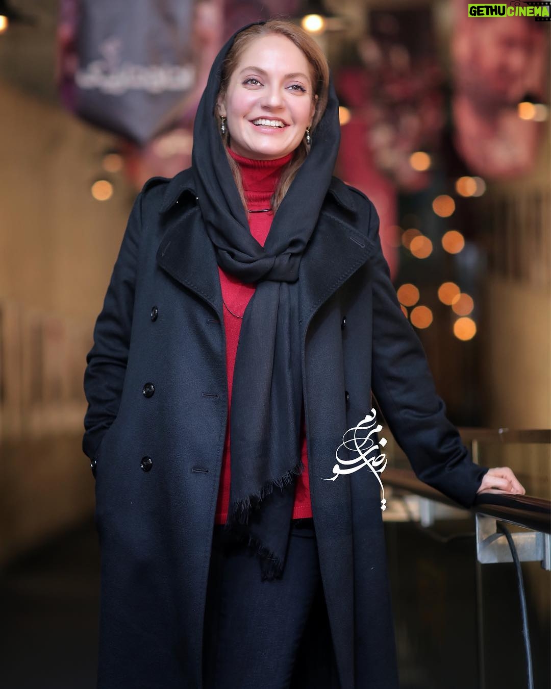 Mahnaz Afshar Instagram - امشب، برنامه ۳۵ آقای جیرانی عزیز ....آرزو کردم همه بچه های این سرزمین روزهای بهتری از روزهای نسل من را ببیند🙏🏻🌹