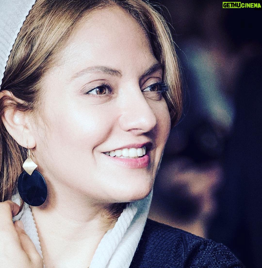 Mahnaz Afshar Instagram - هیچ صیادی در جوی حقیری كه به گودالی می ریزد مرواریدی صید نخواهد كرد #فروغ_فرخزاد عکس : یوسف عبدالرضایی عزیز