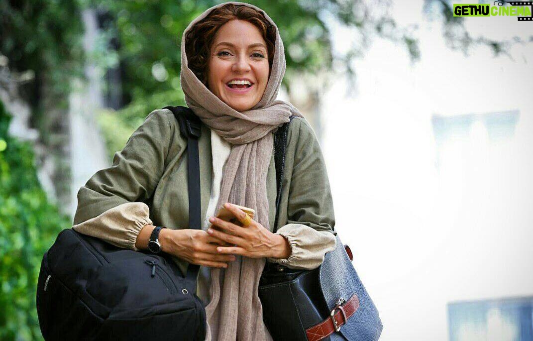 Mahnaz Afshar Instagram - شروع فیلمبرداری فیلم سینمایی "لس آنجلس _تهران " به کارگردانی تینا پاکروان عزیز و گروه درجه یک و خوش انرژی عکس احمدرضا شجاعی عزیز 💚