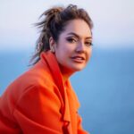 Mahnaz Afshar Instagram - ✌💙 برای عشق تازه اجازه بی اجازه برای عشق تازه اجازه بی اجازه پچ پچ و نجوا قدغن رقص سایه ها قدغن کشف بوسه ی بی هوا به وقت رویا قدغن #شهیار_قنبری