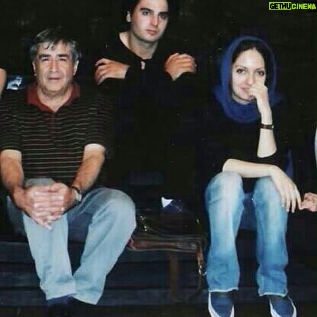 Mahnaz Afshar Instagram - با احترام وقتي گذشته ام را مرور ميكنم خوشحالم از همه خاطرات خوش آن و تلخي هاي آن هم شد ، درس امروز زندگي . روح استاد سمندريان متعالي ، روزهاي خوش درس يادگرفتن و كارآموزي با استاد سال ١٣٨١