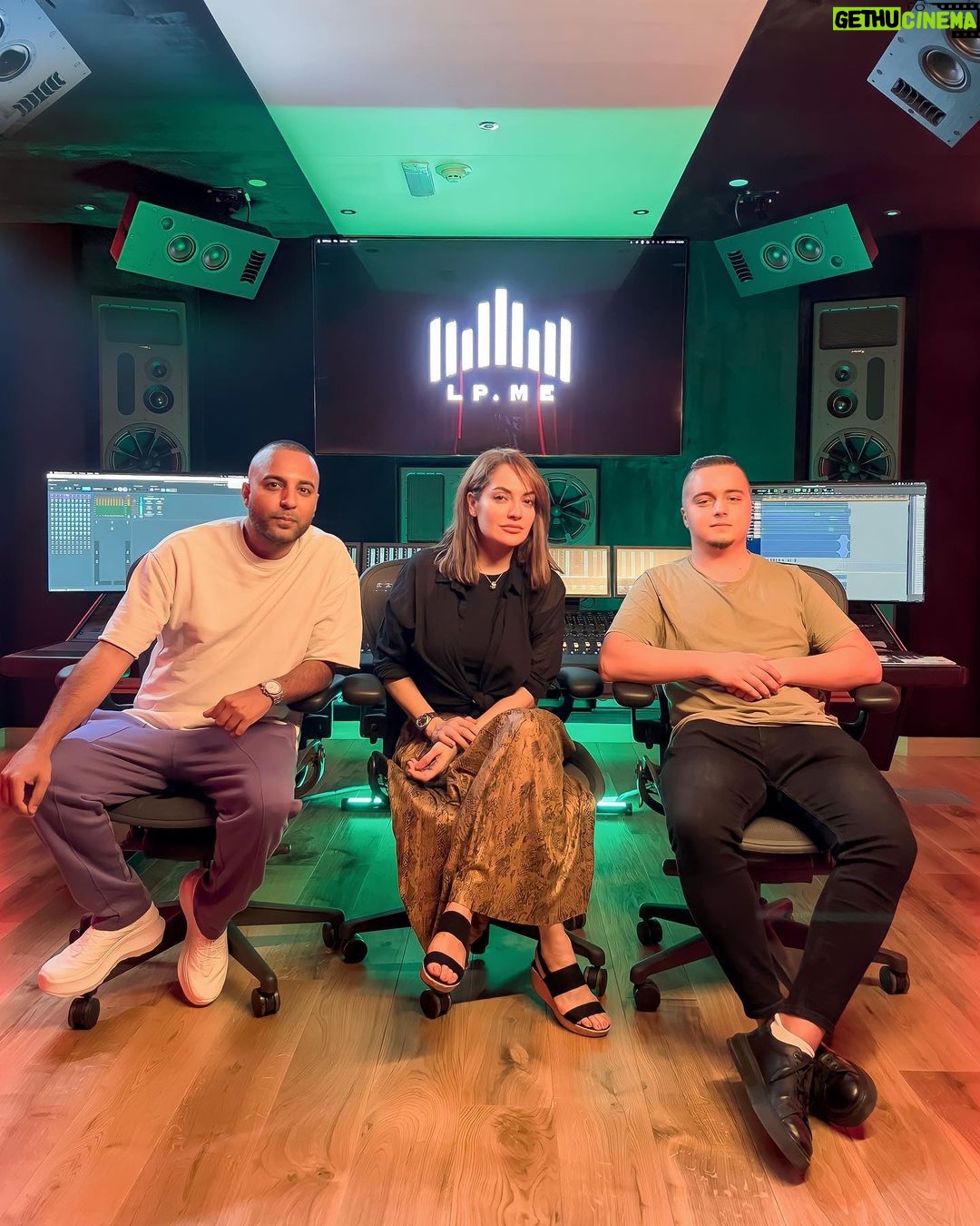 Mahnaz Afshar Instagram - Studio time 🔥🔥🔥