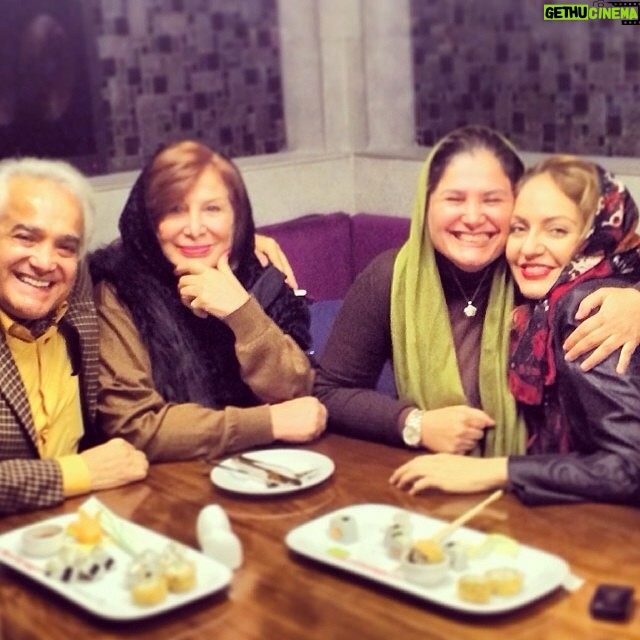 Mahnaz Afshar Instagram - همراه با انوشيروان روحانى جانا و نوا روحانى جانم و بانو گيتى چند ساعتى در ليدوما لانژ