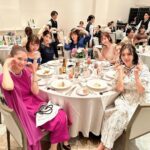 Mai Hakase Instagram - いつメン仲間のめぐにゃんの結婚式💒👰‍♀️❤️ もう可愛くて可愛すぎてプリンセスすぎました👸（語彙力w） 新郎新婦の優しい人柄が溢れたあたたかすぎる結婚式で終始涙😭🩷幸せそうな2人の姿が見れてこちらまでほっこり、幸せな気持ちになりました😍🩷 いつメンテーブルは賑やかで、ずっと笑っててお腹痛くなった🤣 若いスタッフさんに写真撮ってもらったら何かポーズつけてくださいって言われて、皆戸惑ってしたポーズのぎこちなさ🤭ww（写真4枚目） 結婚式て人生の中でもかなり大きなイベントで、そこに呼んでもらうってとても幸せなことで感謝な1日でした😊❤️ 本当におめでとう💓 #happywedding #結婚式 青山 セントグレース大聖堂