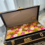 Mai Hakase Instagram - LOUIS VUITTON × nicolai bergmann 💐💖 #nicolaibergmann #lv #マルフルール #フラワートランク #flowertrunk