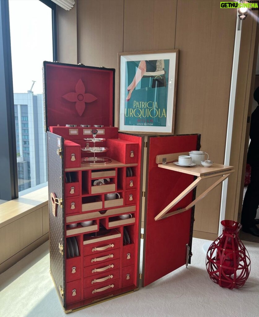 Mai Hakase Instagram - LV @louisvuitton の展示会❤️ LVの象徴ともいえる素敵なトランクがたくさん💓夢のような空間でした☺️子供用のトランクも可愛かったなぁ😍 #louisvuitton #theokuratokyo ホテルオークラ東京
